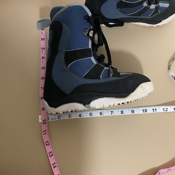 Burton youth snowboarding boots - Picture 8 of 9